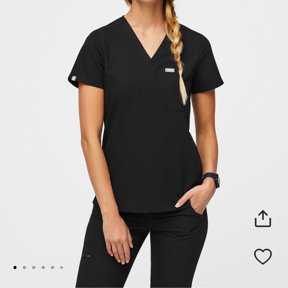 FIGS 3 black catarina one pocket scrub top XXS